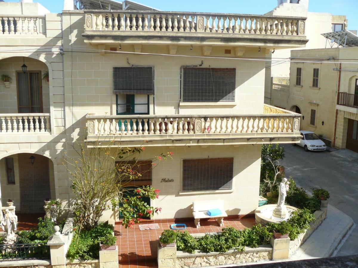 Acomodation House Kavarna Xagħra Eksteriør billede