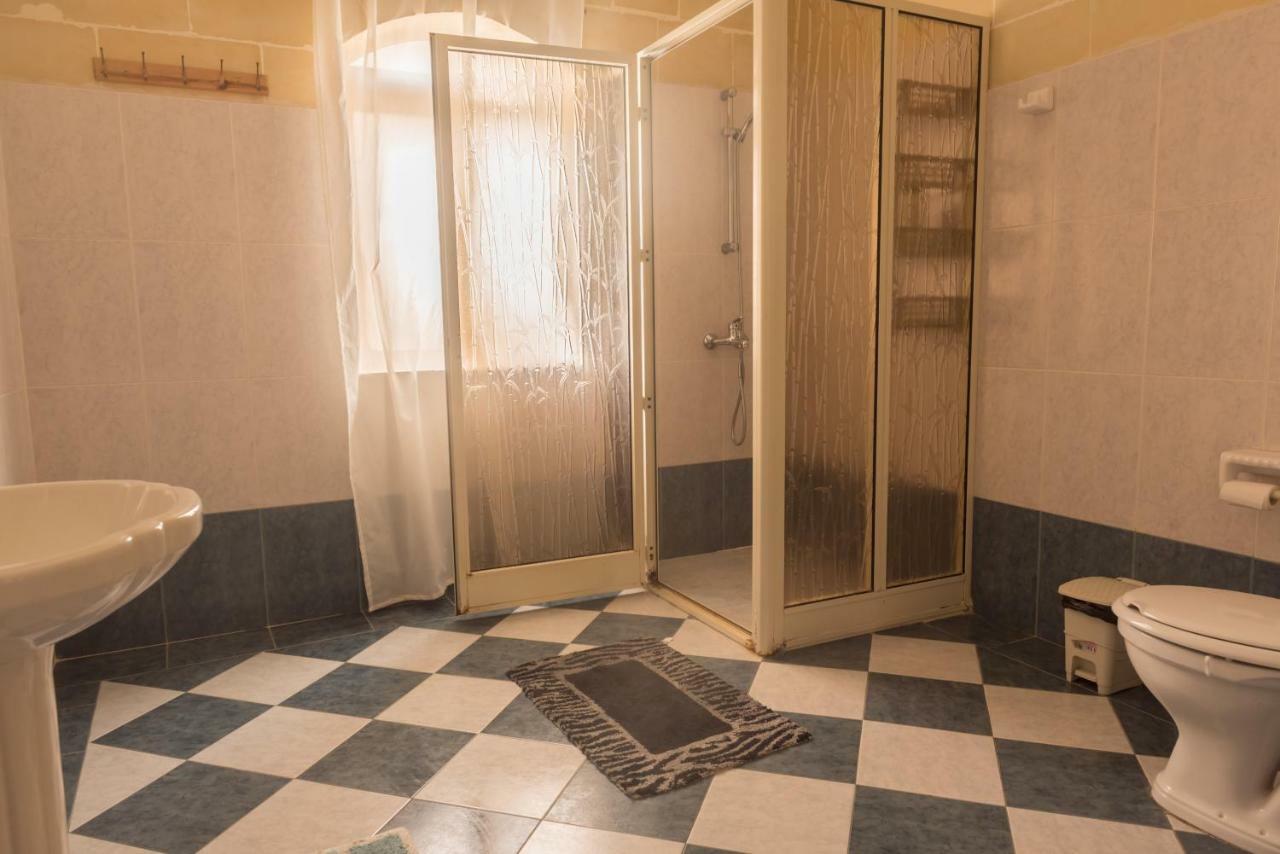 Acomodation House Kavarna Xagħra Eksteriør billede