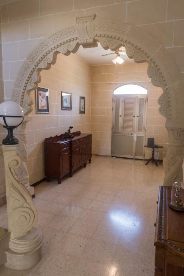 Acomodation House Kavarna Xagħra Eksteriør billede