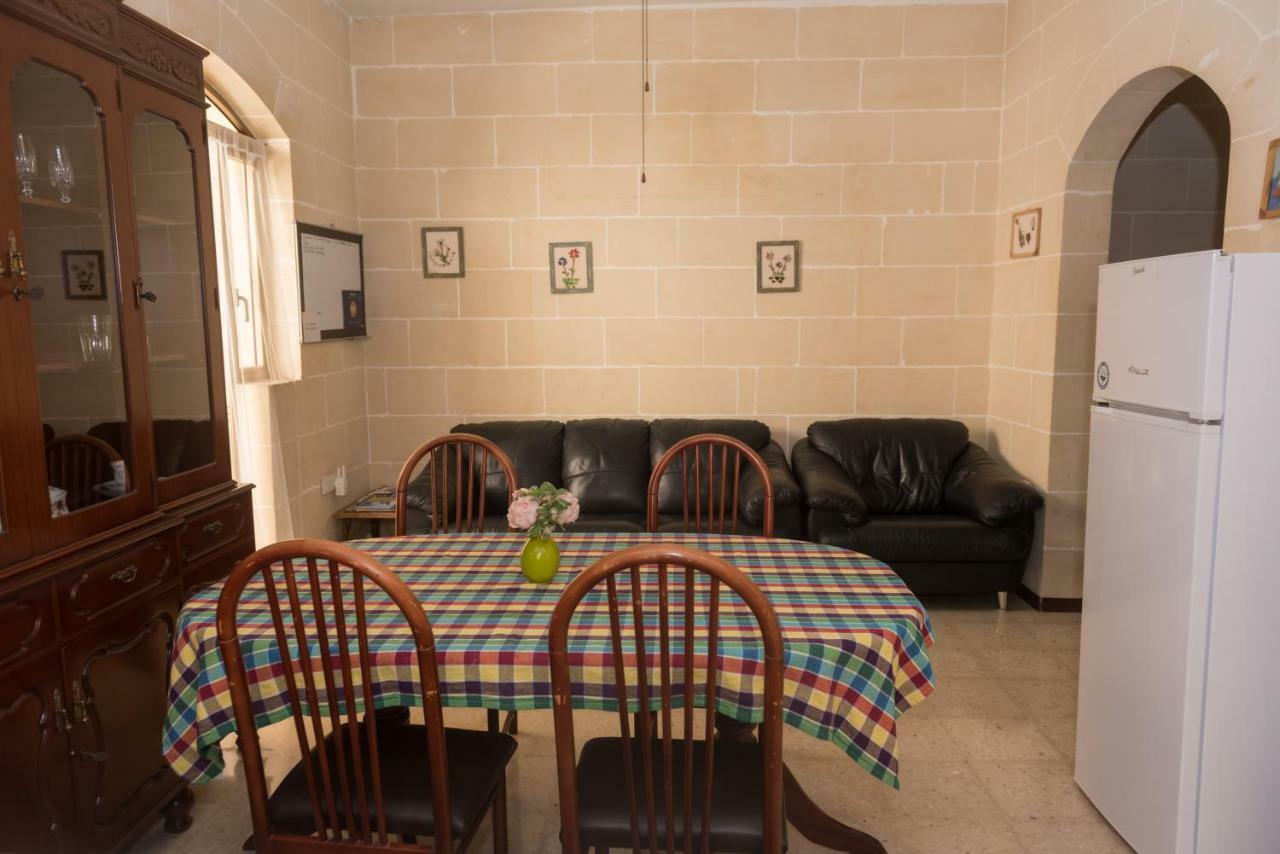 Acomodation House Kavarna Xagħra Eksteriør billede