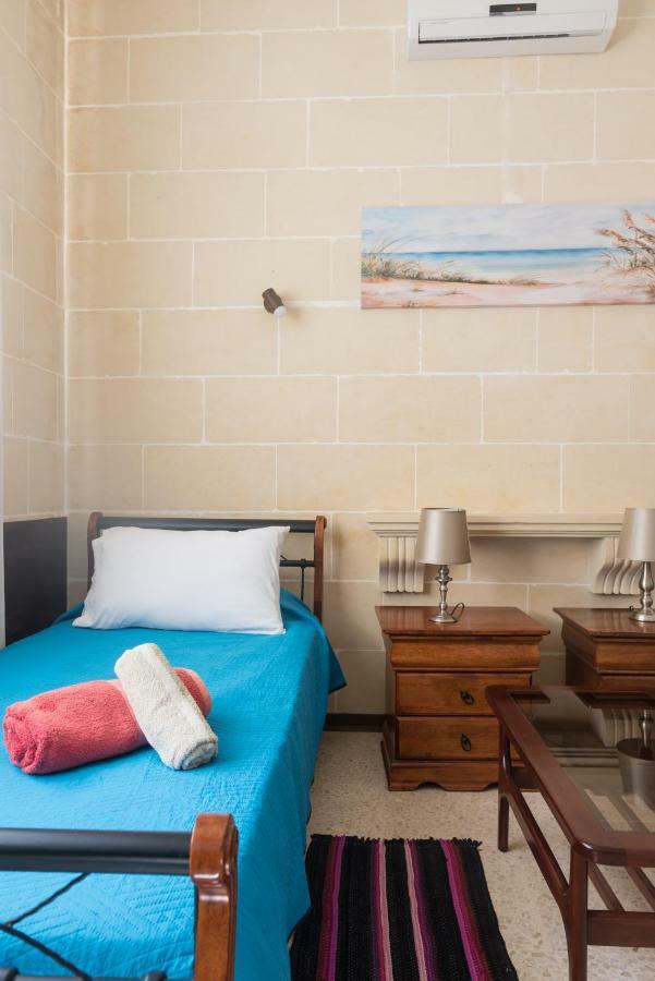 Acomodation House Kavarna Xagħra Eksteriør billede